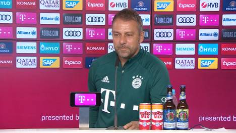 Zuletzt kam es immer wieder zu Differenzen von Hansi Flick mit Sportvorstand Hasan Salihamidžić. Auf der Pressekonferenz spricht der Bayern-Trainer über die Zusammenarbeit der Beiden.