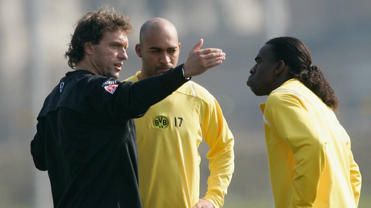 Letzlich rettet sich der Verein mit radikalen Sparmaßnahmen aus der Finanznot, Dede erlebt mit dem BVB jedoch mehrere Jahre im sportlichen Mittelmaß der Bundesliga. 2008 droht dann ein weiteres Mal der Abstieg. Unter der Regie von Trainer Thomas Doll kann der Klassenerhalt gefeiert werden