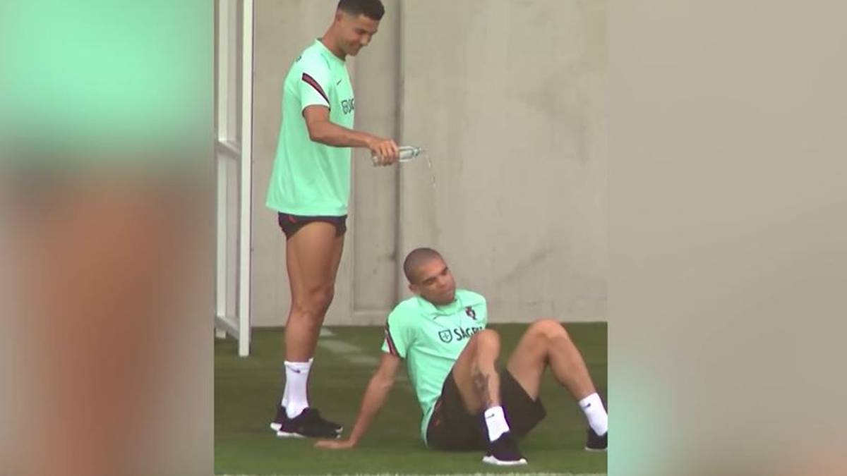 Nanu? Was treibt Ronaldo denn da mit Pepe?