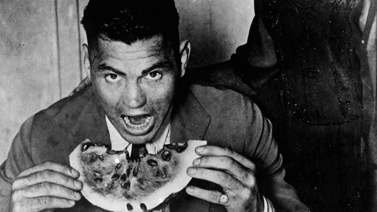 Dempsey wurde schließlich entthront von Gene Tunney und war später Offizier im Zweiten Weltkrieg. Der Vergleich mit den späteren Legenden ist naturgemäß schwierig. Er selbst hielt nach seiner Karriere fest, dass er froh war, dass er nicht mehr gegen Joe Louis antreten musste