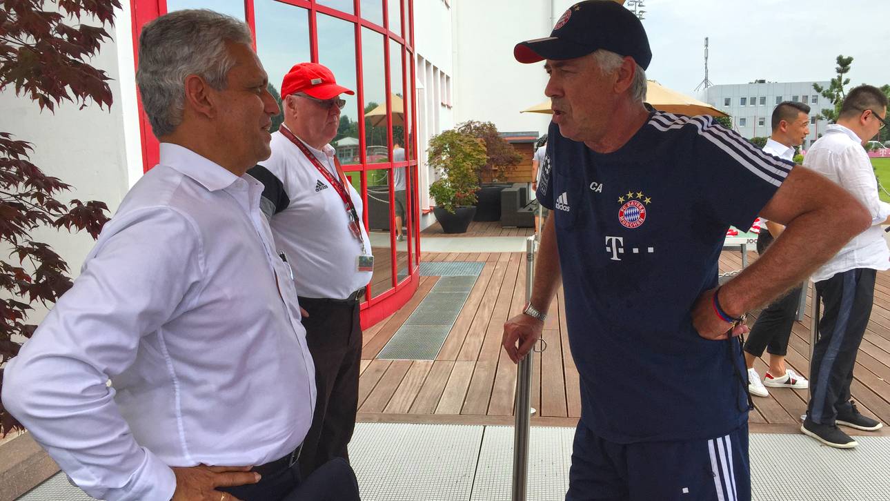 Reinaldo Rueda bei einem früheren Besuch in München im Gespräch mit dem damaligen Coach Carlos Ancelloti