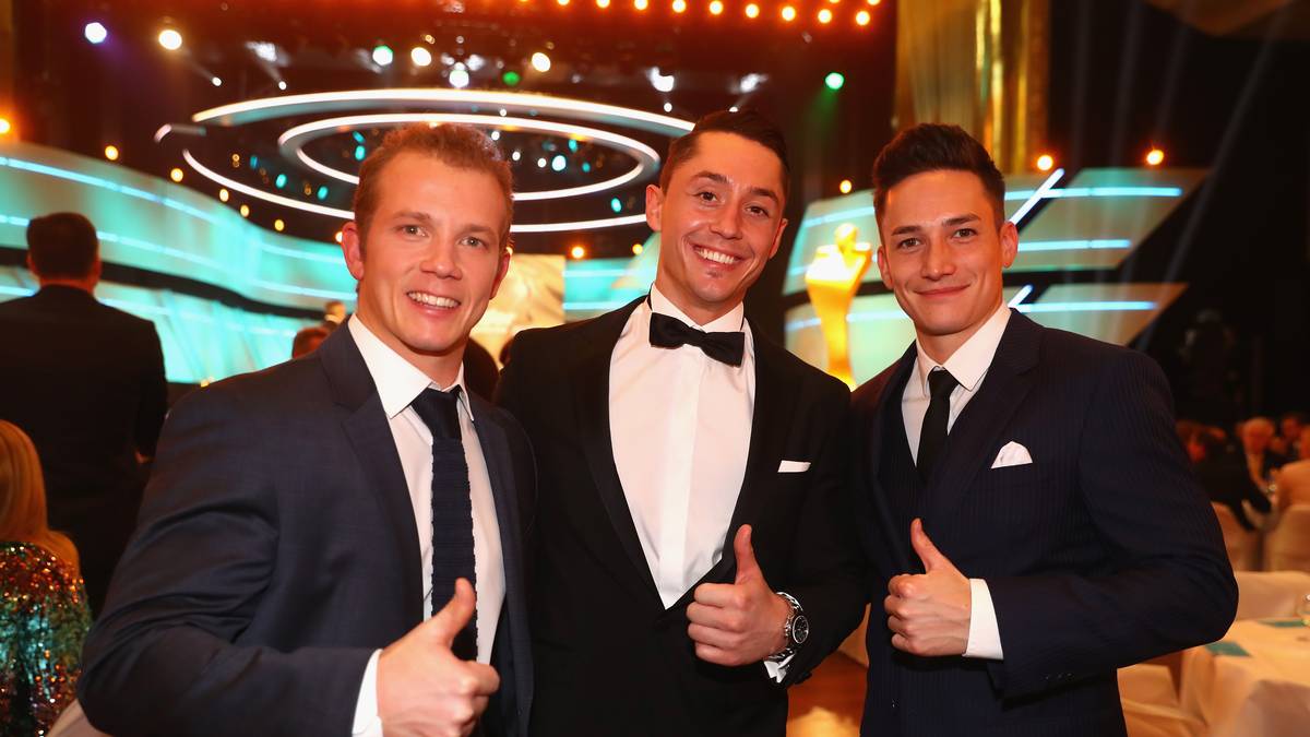 Daumen hoch für ein erfolgreiches Jahr 2016 heißt es bei den deutschen Turnern Fabian Hambüchen, Andreas Toba und Marcel Nguyen (v.l.n.r.)