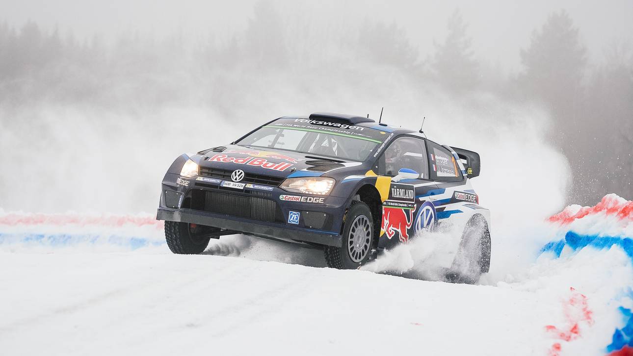 Ogier fällt zurück, Latvala patzt