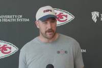 Denkt Publikumsliebling Travis Kelce etwa ans Aufhören? Der NFL-Star der Kansas City Chiefs unterstreicht erneut seine Liebe zum Football.