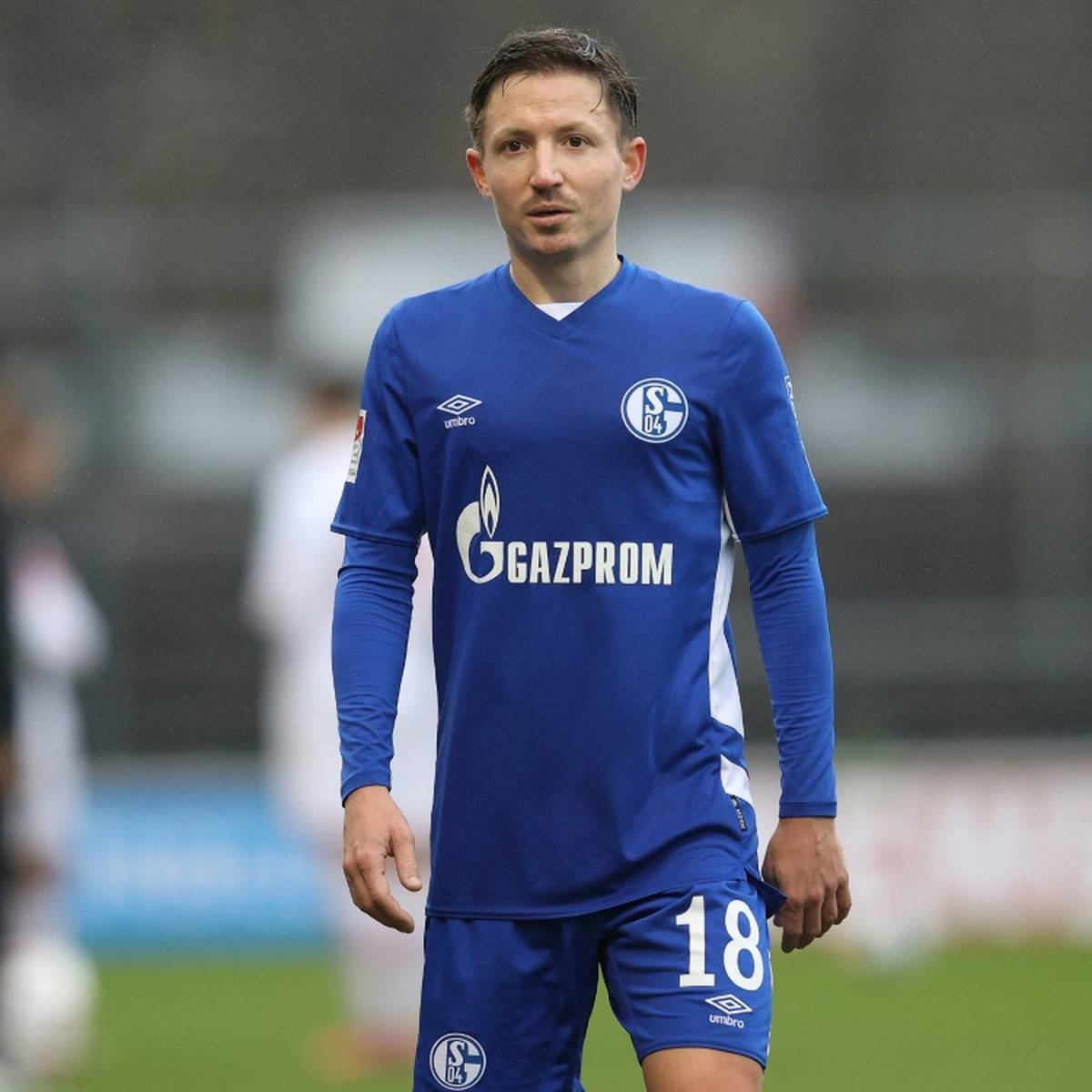 Fußball-Zweitligist Arminia Bielefeld hat den offensiven Mittelfeldspieler Marc Rzatkowski von Bundesligist Schalke 04 verpflichtet.