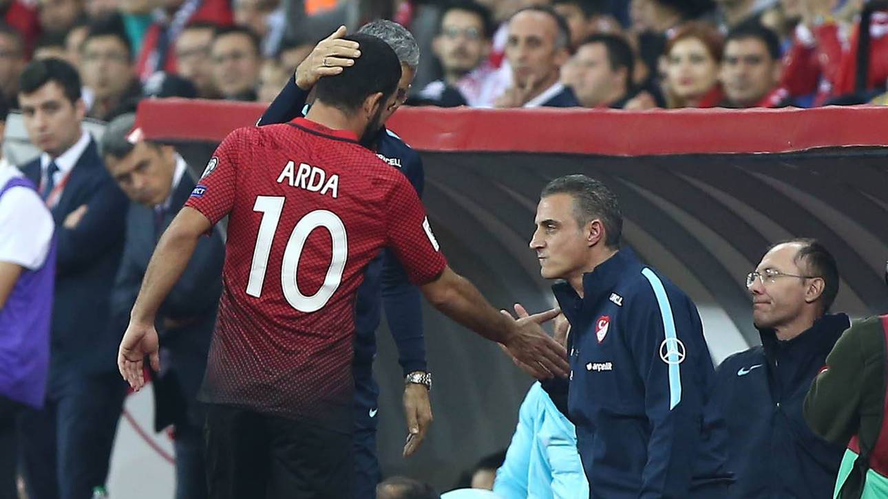 Türkei-Star grinst bei Auswechslung