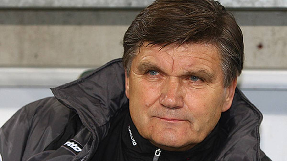 Meisterspieler, Erfolgstrainer und Sprücheklopfer: Hans Meyer ist nicht nur wegen seiner Errungenschaften auf dem Platz und an der Seitenlinie eine der schillernsten Figuren im deutschen Fußball