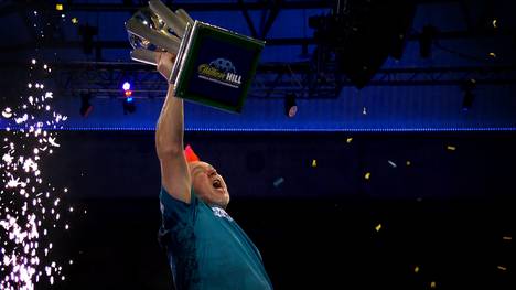 Peter Wright hat eine schwierige Saison hinter sich - kann er ausgerechnet zum Höhepunkt seine beste Form zeigen? Und welches Kostüm wählt er zum WM-Auftakt? Die Darts-WM ab dem 15. Dezember live auf SPORT1.