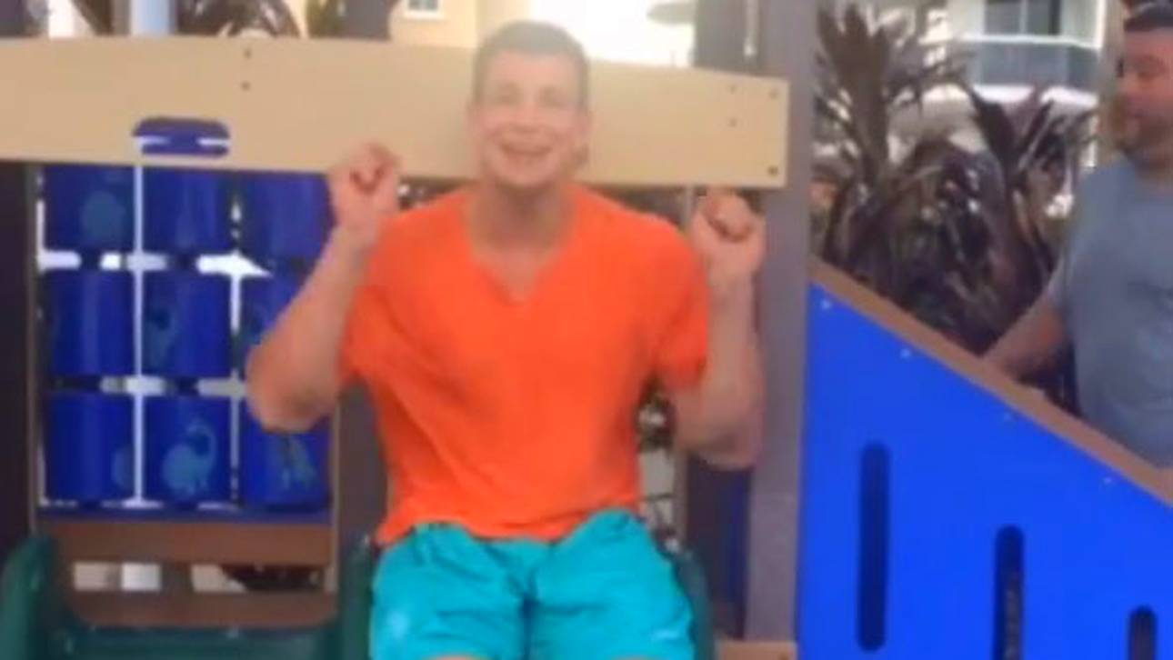 Irrer Instagram-Start: Rutschen mit Gronk