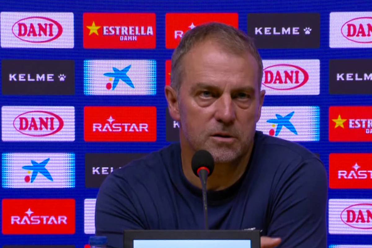 Nach der gewonnenen Meisterschaft mit Barcelona gibt sich Trainer Hansi Flick bescheiden. Der Titelgewinn sei nicht nur sein Verdienst, sondern der gesamte Staff habe nun Grund zu feiern.