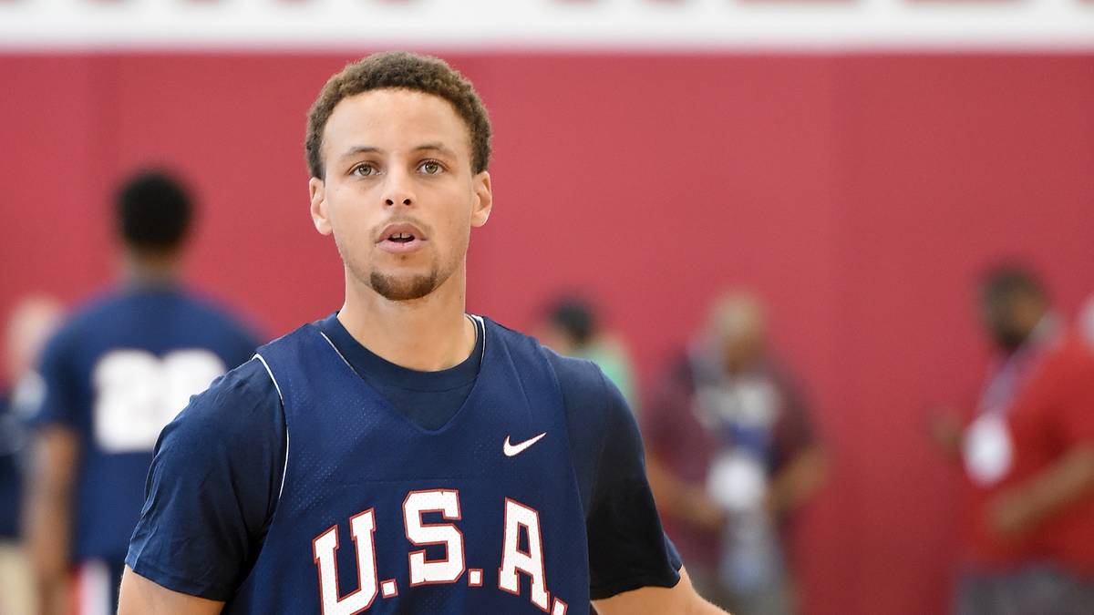 STEPHEN CURRY: Nach mehreren Finals in Folge mit den Golden State Warriors braucht der 31-Jährige eine schöpferische Pause. Denn im kommenden Jahr muss er zunächst ohne seinen kongenialen Partner Thompson auskommen und bekommt mit D’Angelo Russell einen neuen Backcourt-Partner