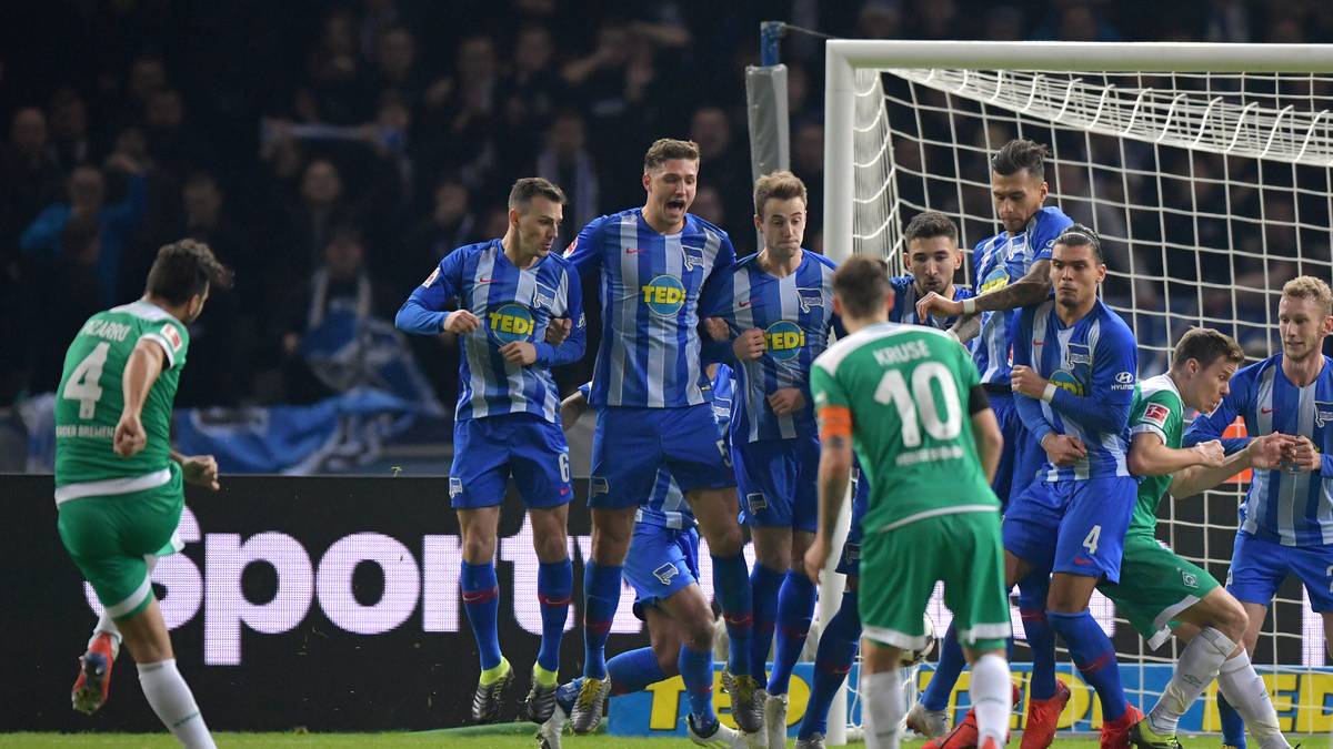 Pizarro, das Schlitzohr! Am 16. Februar 2019 erzielt er im Alter von 40 Jahren und 136 Tagen den Ausgleich in Berlin. Gegen Hertha BSC schießt er einen Freistoß unter der Mauer durch, der mehrfach abgefälschte Schuss findet in der Nachspielzeit seinen Weg zum 1:1 ins Netz