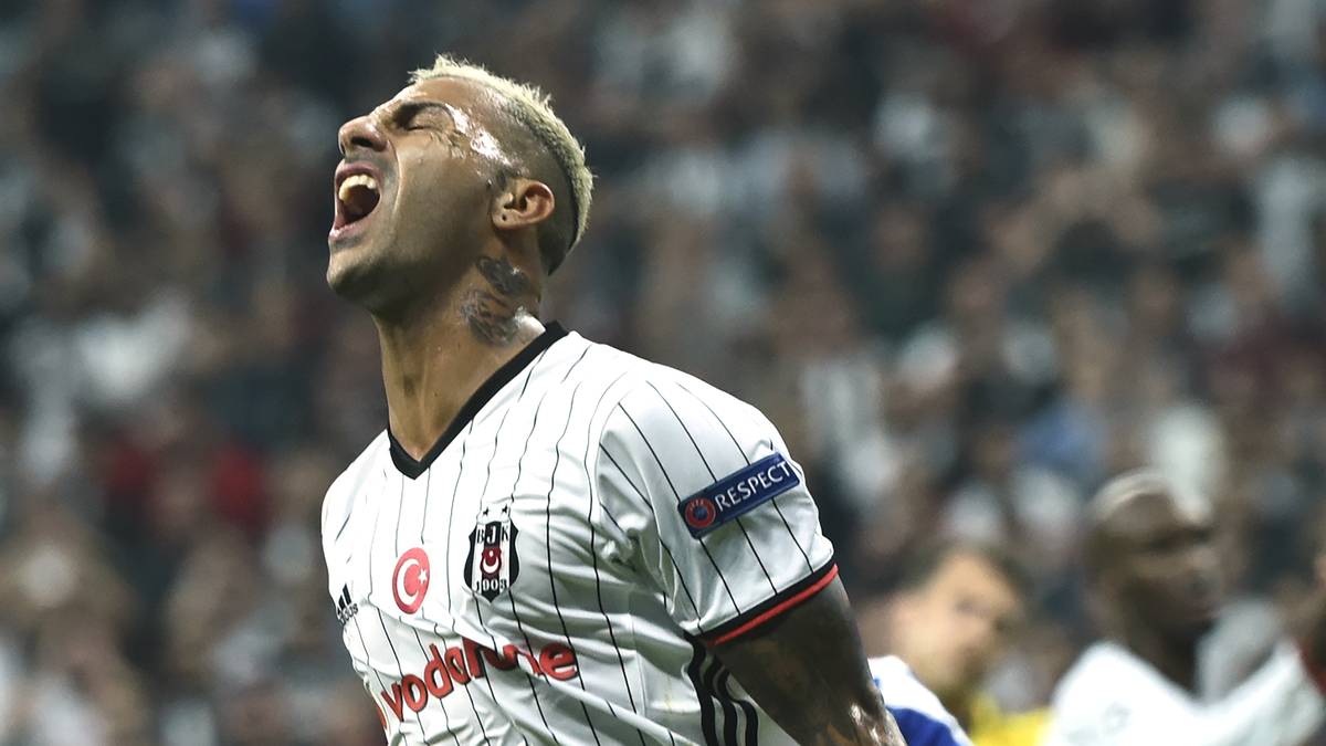 RICARDO QUARESMA (Besiktas Istanbul): Barcelona, Porto, Mailand, London. Der Portugiese hat in seiner Karriere schon bei vielen namhaften Klubs gespielt, dreht aber erst mit 33 in der Türkei so richtig auf. Viele Vereine, vor allem aus der chinesischen Super League, lecken sich die Finger nach ihm, doch Quaresma soll einen Verbleib bei Besiktas bevorzugen