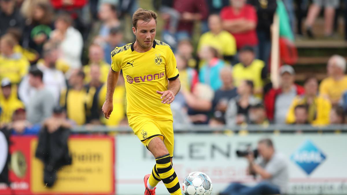 STURMSPITZE: Dort betrieben in der vergangenen Saison MARIO GÖTZE und Paco Alcácer erfolgreiches Jobsharing. Götze hat in puncto Spielstärke knapp die Nase vorn, aber  ...