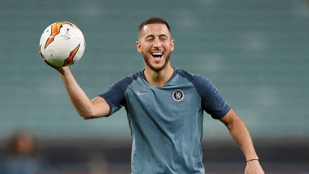 PLATZ 10 - EDEN HAZARD, 100 MILLIONEN EURO ABLÖSE: Lange halten sich Transfergerüchte um den belgischen Mittelfeldstar, ehe Real Madrid nach der Saison 2018/2019 zuschlägt. Die runde Summe von 100 Millionen Euro legen die Königlichen für den 28-Jährigen hin, wobei auch hier Boni (bis zu 45 Mio.) zu erwarten sind