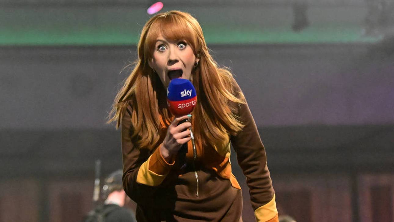 Abigail Davies am Mikrofon im Ally Pally
