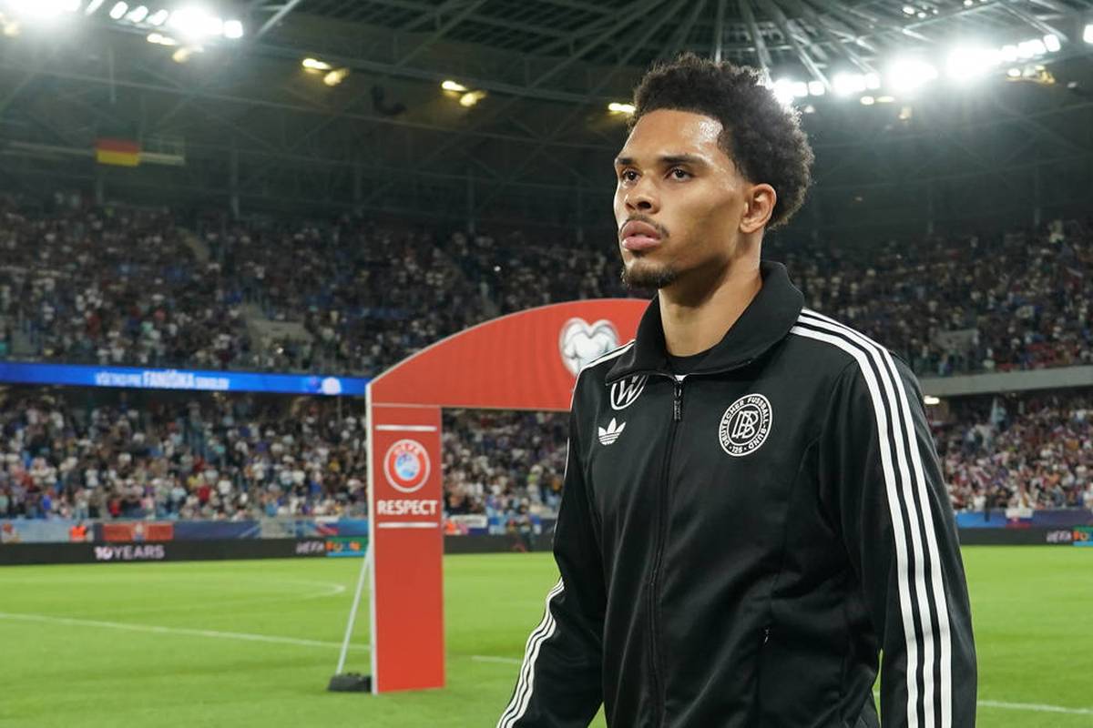 Nnamdi Collins berichtet nach seinem unglücklichen Debüt auch darüber, was ihm der Bundestrainer mitgegeben hat.