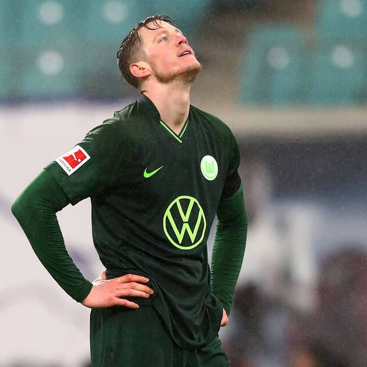 Es ist ruhig auf dem deutschen Transfermarkt. Selbst für Spieler wie Wout Weghorst gibt es derzeit kaum Interesse - erklärt der verwunderte Sportchef Jörg Schmadtke vom VfL Wolfsburg. 