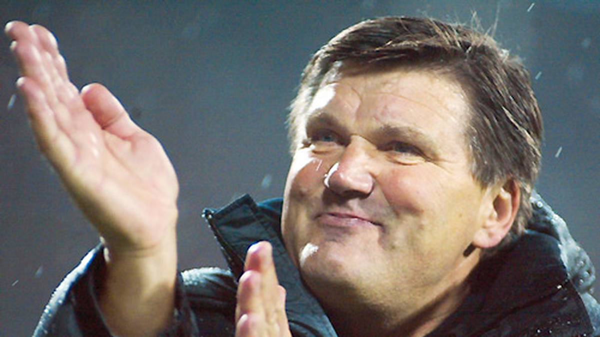 "Das kann ich jetzt nicht sagen. Sonst bekomme ich Probleme, wenn meine Frau an Heiligabend mit dem Päckchen mit der Feinripp-Unterwäsche ankommt." (auf die Frage, ob ein Punkt bei Bayern das schönste Weihnachtsgeschenk sei)