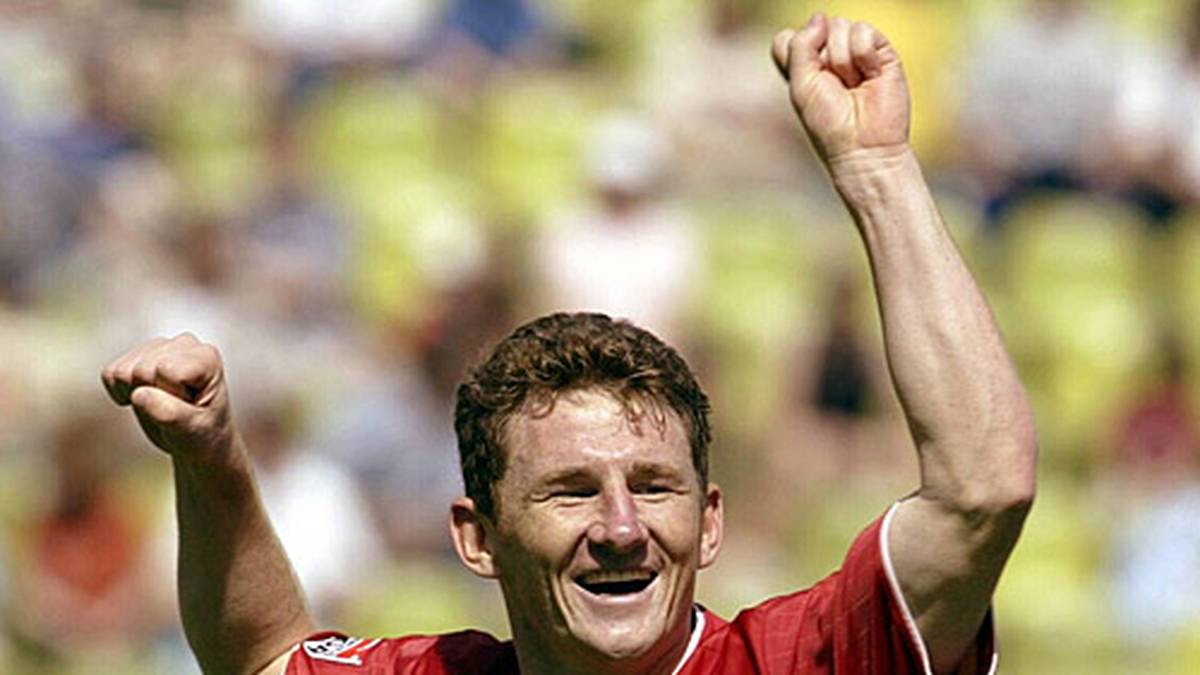 Der dritte im Bunde ist Bochums Paul Freier. Der ehemalige Nationalspieler bringt den VfL am 24. Mai 2003 bei 1860 München ebenfalls bereits nach elf Sekunden auf Siegkurs. Der Revierklub geht schließlich mit 4:2 als Sieger vom Platz.
                  