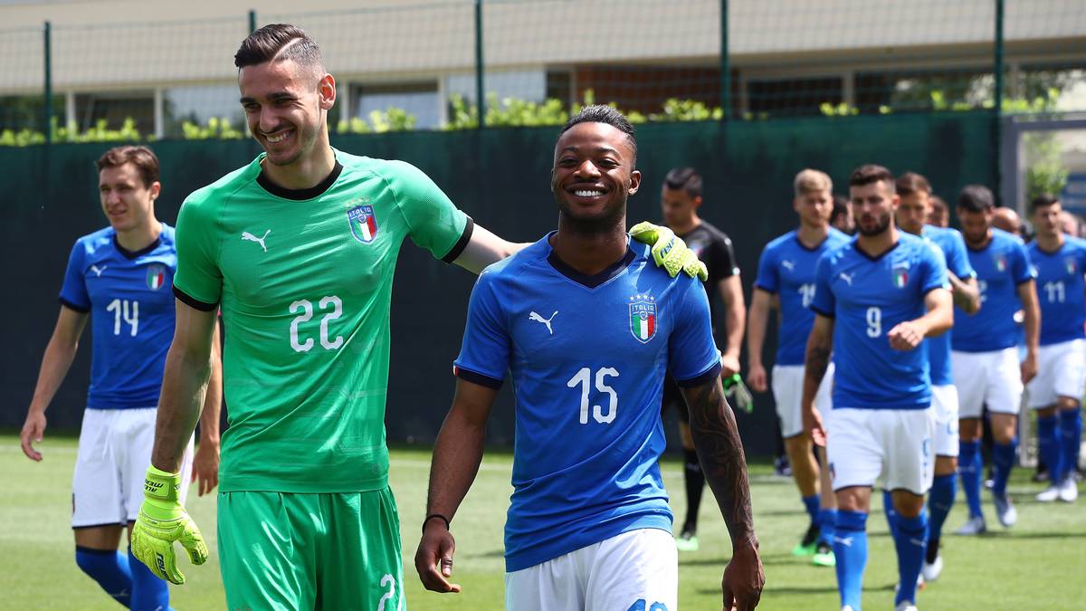TOR: ALEX MERET (Italien, Marktwert laut "transfermarkt.de": 25 Millionen Euro) - ausgebildet bei Udine, hütete der 22-Jährige in dieser Saison schon häufiger das Tor bei Napoli. Für 22 Millionen Euro Ablöse wechselte Meret nun fest zum Team von Carlo Ancelotti