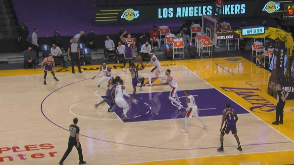 Auch dank Dennis Schröder beenden die Los Angeles Lakers ihre Niederlagenserie in der NBA. Danach erhält der Rückkehrer ein großes Lob von LeBron James.