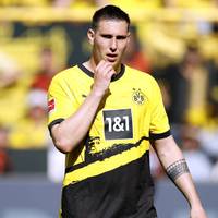 Niklas Süle wechselte vor der Saison vom FC Bayern zum BVB. Nun verrät sein Berater Volker Struth interessante Details zu dem Deal. 
