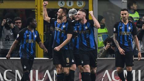 Die Spieler von Inter Mailand bejubeln den Derby-Sieg 