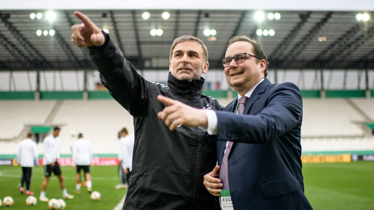 ... und einen Coach, der bewiesen hat, dass er ein eingeschworenes Siegerkollektiv formen kann. Für das DFB-Team ist einmal mehr alles möglich, zumindest der Einzug ins Halbfinale ist den deutschen Talenten definitiv zuzutrauen