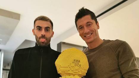 Robert Lewandowski (r.) mit Rapper Quebonafide (l.) 