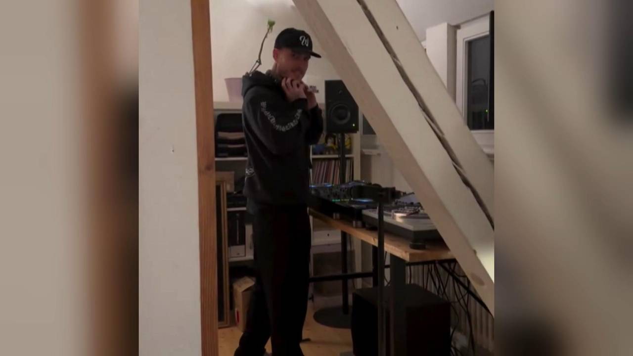 Verstecktes Talent: David Raum zeigt seine DJ-Künste