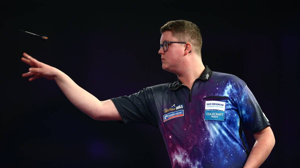 TED EVETTS: Der 21-Jährige ist vielleicht das größte Talent des Darts-Mutterlandes England. Bei der Junioren-WM scheiterte er im Halbfinale an van den Bergh. 2019 ist er zum zweiten Mal für die WM der Profis qualifiziert und gewann seine erste Runde gegen Simon Stevenson