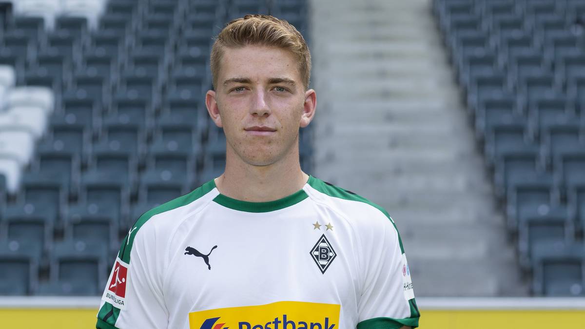 ANDREAS POULSEN (Borussia Mönchengladbach): Bekannt und berüchtigt ist der Däne für seine weiten Einwürfe, dafür trainierte der Linksverteidiger sogar mit Einwurf-Weltrekordhalter Thomas Gronnemark. Auf dem Bökelberg soll der 18-Jährige in die Fußstapfen von Oscar Wendt treten, dessen Vertrag am Saisonende ausläuft
