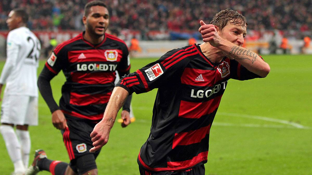 STEFAN KIEßLING: Der Torjäger im Dienste von Bayer Leverkusen pflegte nach seinen Toren immer den linken Unterarm zu küssen - denn dort hat "Kieß" die Namen seiner beiden Kinder Talyer und Hailey eintätowiert