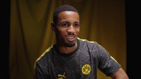 Ethan Nwaneri kommt per Leihe zu Borussia Dortmund. Der Angreifer freut sich besonders auf die BVB-Fans und will sich bei dem großen Klub seinen Platz in der Mannschaft erkämpfen.