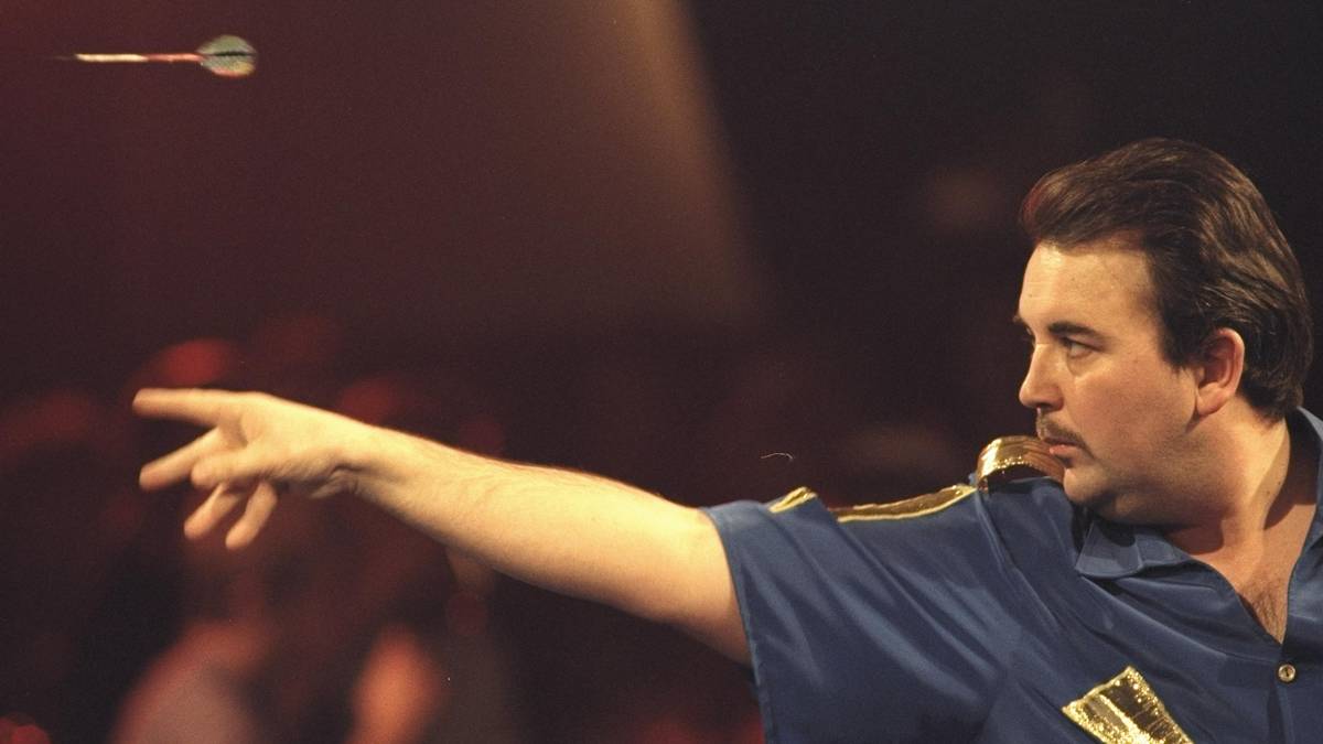 PLATZ 13: DENNIS PRIESTLY vs. PHIL TAYLOR (1994) - Das Jahr 1994 war ein einschneidendes in der Darts-Geschichte. Die PDC mit Frontmann Phil Taylor spaltet sich von der BDO ab und veranstaltet erstmals ihre eigene WM. Fast selbstverständlich, dass es "The Power" nach zwei BDO-Titeln bis ins Finale schafft