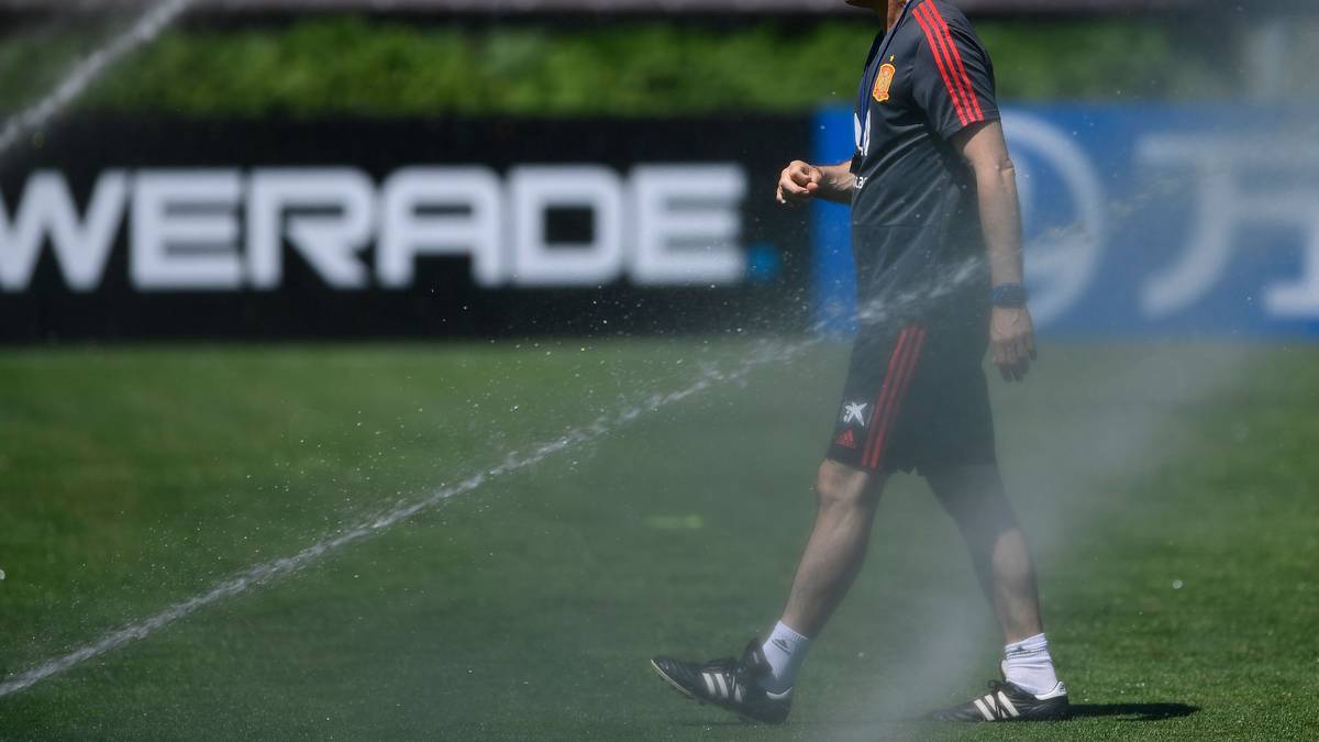 PLATZ 4 - SPANIEN (WM 2018): Zwei Tage vor dem WM-Auftakt mal eben den Trainer rausschmeißen? Mit der Entlassung von Julen Lopetegui nach dessen überraschendem Engagement bei Real Madrid haben die Spanier neue Maßstäbe gesetzt