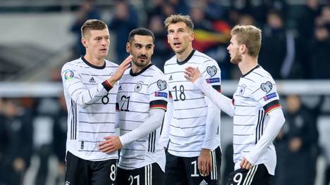 Ilkay Gündogan (2.v.l.) sieht das deutsche Team für die EM gerüstet