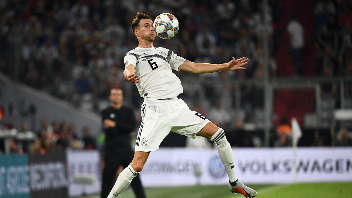 LEON GORETZKA (bis zur 66. Minute): Nach gelungenem Saisonstart mit Bayern auch bei Löw in der Startelf. Goretzka spielt auf der Acht, bleibt aber wirkungslos und hat kaum Szenen, dazu viele Fehlpässe. Lasch im Zweikampf gegen Hernandez (41.), dann ein unnötiges Foul an Pogba (42.). Unauffällig in der zweiten Hälfte. SPORT1-Note: 4,5