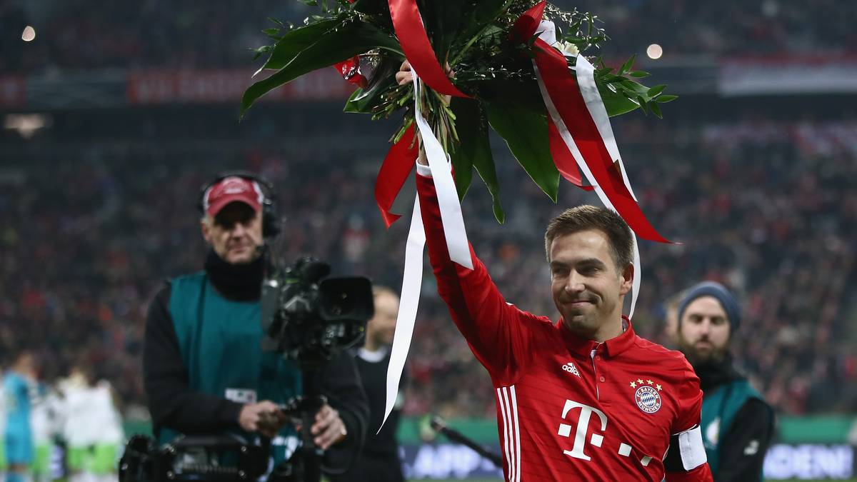 Er war Weltmeister-Kapitän und langejähriger Erfolgsgarant des FC Bayern. SPORT1 blickt in Bildern auf Philipp Lahms eindrucksvolle Karriere zurück