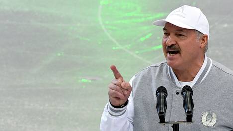 Belarus' President Alexander Lukashenko speaks during the gala exhibiton at the ISU European Figure Skating Championships, in Minsk, on January 27, 2019. (Photo by Kirill KUDRYAVTSEV / AFP)        (Photo credit should read KIRILL KUDRYAVTSEV/AFP via Getty Images)