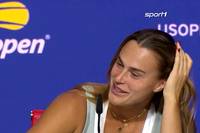 Trotz ihrer Final-Niederlage bei den US Open ist Aryna Sabalenka in Feierlaune gewesen. Das hat sie in der Pressekonferenz nach dem Finale mit einem kleinen Grinsen preisgegeben.