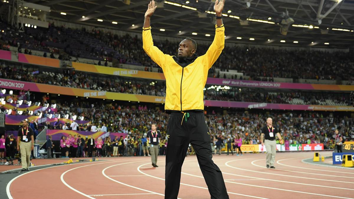 Am letzten Wettkampftag der Leichtathletik-WM schaut der Superstar noch einmal im Stadion vorbei und verabschiedet sich mit einer Ehrenrunde vom Publikum