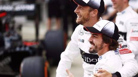 McLaren-Freunde und Champions treffen sich in Le Mans: Button und Alonso