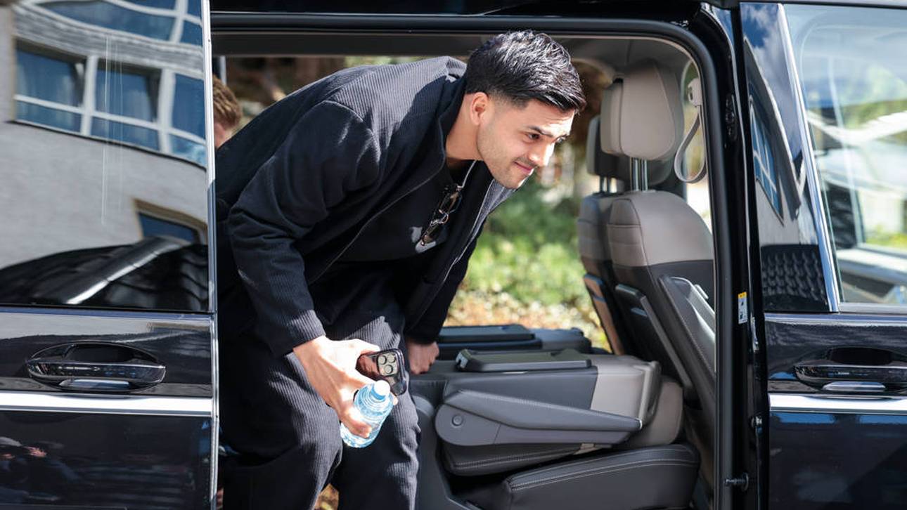 Nadiem Amiri bei der Ankunft der deutschen Nationalmannschaft im Teamhotel