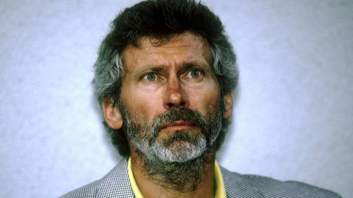 Nach dem großen Knall herrscht jahrelang Funkstille, Breitner ist unerwünschte Person im von Hoeneß geführten Klub, tritt stattdessen als scharfzüngiger Experte und Kolumnist in Erscheinung - auch die Bayern schont er nicht