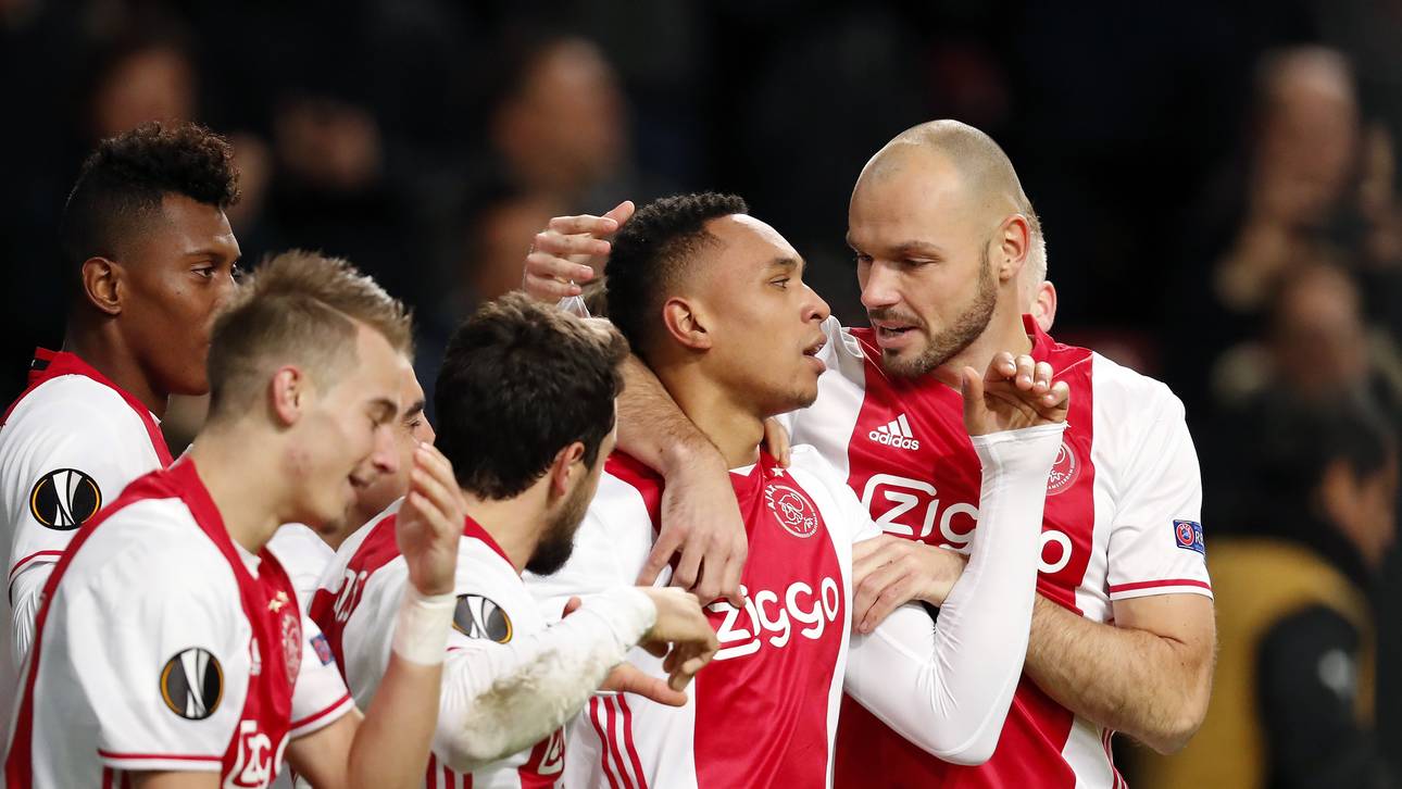 Ajax mit Westermann auf Schalke