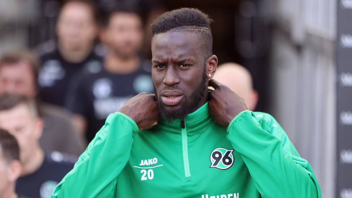 ABGÄNGE: Babacar Gueye (SC Paderborn), Salif Sane (Schalke 04/7 Millionen), Felix Klaus (VfL Wolfsburg/3 Millionen), Martin Harnik (Werder Bremen/2,25 Millionen), Florian Hübner (Union Berlin/500.000), Jonathas (Corinthians/Leihe), Charlison Benschop (FC Ingolstadt/ablösefrei), Kenan Karaman (Fortuna Düsseldorf/ablösefrei), Sebastian Maier (VfL Bochum/ablösefrei), Elias Huth (1. FC Kaiserslautern/ablösefrei), Manuel Schmiedebach (Union Berlin/Leihe)