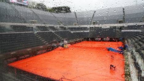 Dauerregen in Rom bringt den Spielplan durcheinander