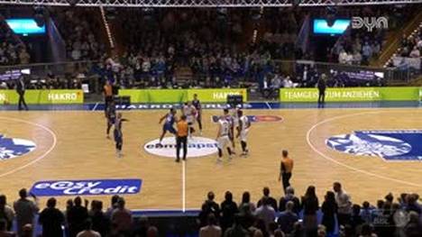 Spiel Highlights zu HAKRO Merlins Crailsheim - Veolia Towers Hamburg (1)